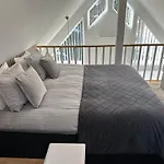 Nikos House;